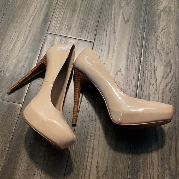 Beige Pumps - Picture 4 of 5